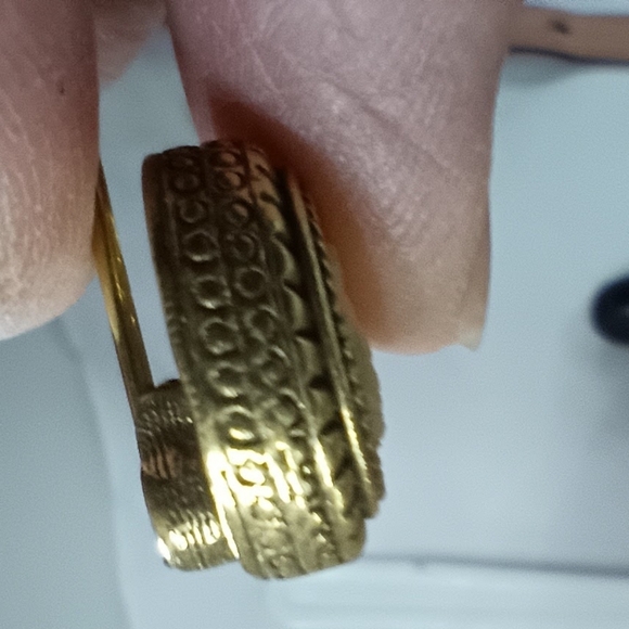 Vintage Gold Tone Cameo Stick Pin with Crystal Rhinestone - Picture 4 of 13